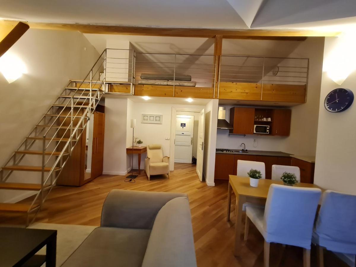 Nux Old Town Square Masna Apartment *