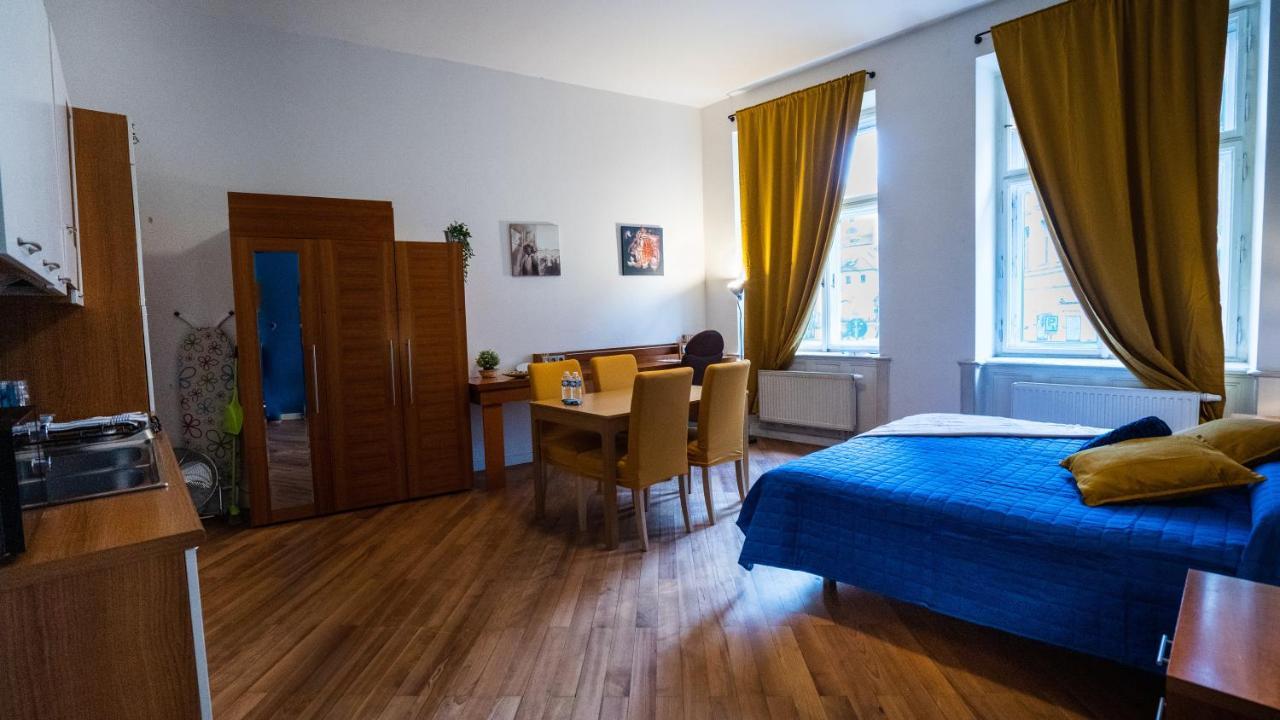 Nux Old Town Square Masna Apartment *
