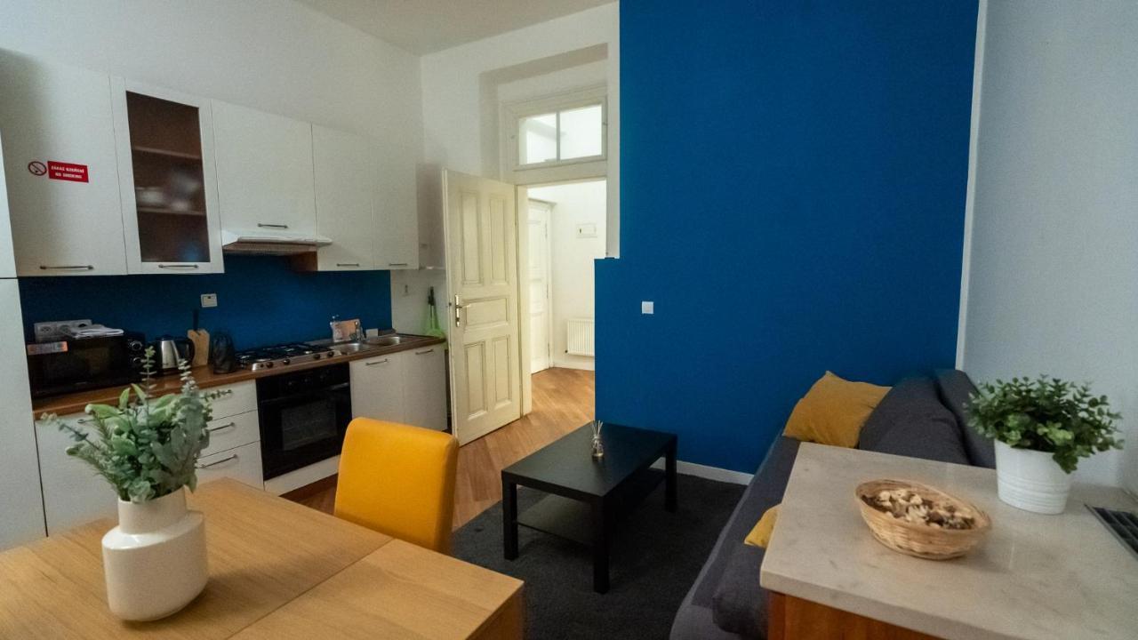 Nux Old Town Square Masna Apartment